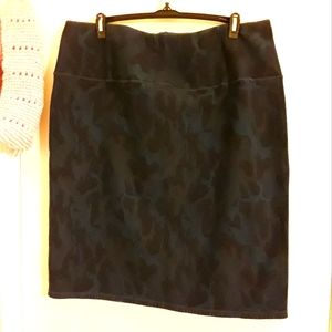 Reversible stretch denim skirt